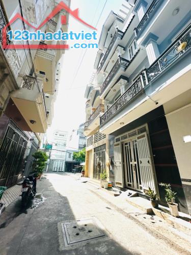Khu phân lô, 4 tầng, 5 x 10, giá 5.X tỷ, hẻm ô tô
