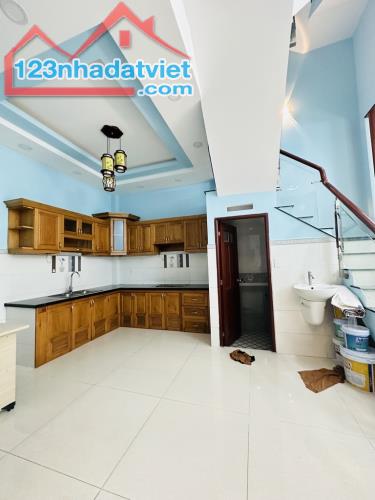 Khu phân lô, 4 tầng, 5 x 10, giá 5.X tỷ, hẻm ô tô - 2