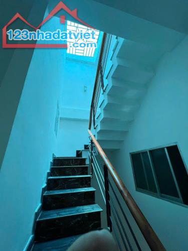 Nhà 1 trệt 2 lầu, hẻm xe hơi, Phường Phú Hữu Q9 giá 4,2 tỷ/51m2 - 2