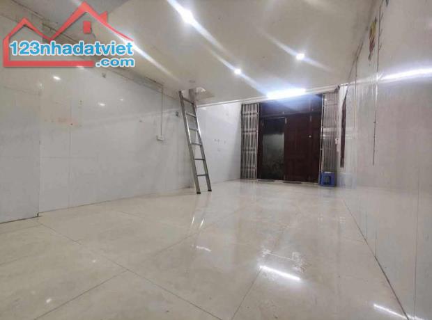 Cho thuê nhà đường Hoàng Hoa Thám, Ba Đình, nhà đẹp lô góc, gần phố chỉ 5.5 tr - 1