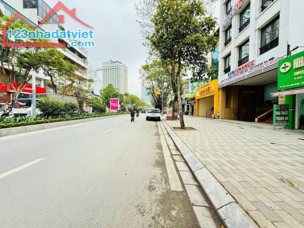 BÁN NHÀ MẶT PHÓ LẠC LONG QUÂN, TÂY HỒ. 130M2 4 TẦNG MT 5M GIÁ 46 TỶ- KINH DOANH SẦM UẤT - - 1