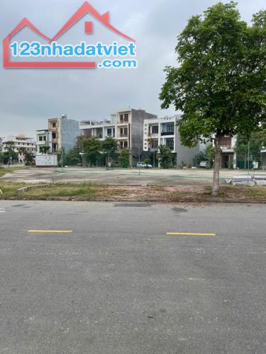 Đất đẹp khu đô thị phiá Tây Cầu Phú Lương, Phường Nhị Châu, TP Hải Dương cần bán nhanh.