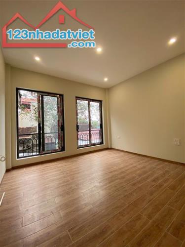NHÀ 3 TẦNG MỚI XÂY THỤY HÀ BẮC HỒNG SẴN XÁCH VALY VỀ Ở-TIỆN ÍCH ĐẦY ĐỦ-Ô TÔ NGỦ TRONG NHÀ - 2
