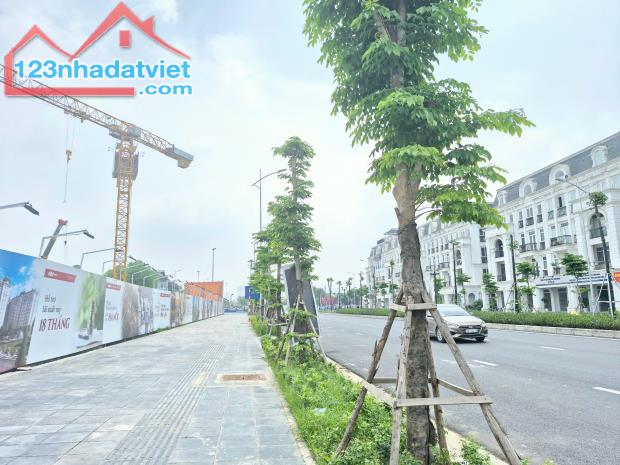 Bán căn 3PN- 84m2 chung cư Hausman mặt đường Lê Quang Đạo giá 74,7tr/m, gía đầu tư đợt 1 - 2
