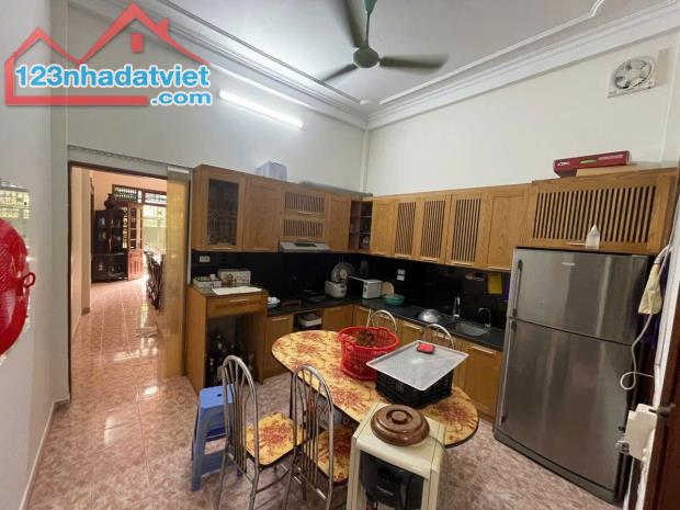 Cho thuê nhà nguyên căn Phố Minh Khai 3 tầng x 60m2, 4 ngủ, KD online kết hợp ở gđ, 15 - 2