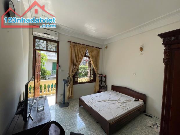 Cho thuê nhà nguyên căn Phố Minh Khai 3 tầng x 60m2, 4 ngủ, KD online kết hợp ở gđ, 15 - 3
