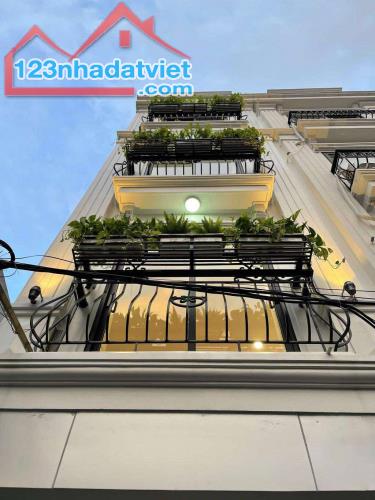Bán nhà Nguyễn Văn Cừ 38m2, 5 tầng, lô góc 2 thoáng, ô tô vào nhà - giá nhỉnh 8 tỷ