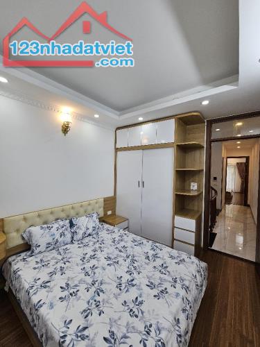 Bán nhà Nguyễn Văn Cừ 38m2, 5 tầng, lô góc 2 thoáng, ô tô vào nhà - giá nhỉnh 8 tỷ - 1