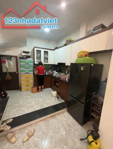 Bán nhà Hoàng Mai, 5T, MT 5,5m, 6,5 tỷ, Lh: 0984417892. - 1