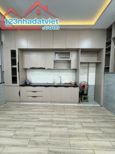 Cần Bán Gấp Nhà PhườngTân Bình Dĩ An Full Nội Thất Giá Tốt - 2