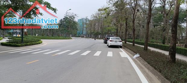 BIỆT THỰ KHU P- CIPUTRA-TÂY HỒ-VỈA HÈ-KD-Ô TÔ:150M X5T, MT 7M, GIÁ 54,8 TỶ.