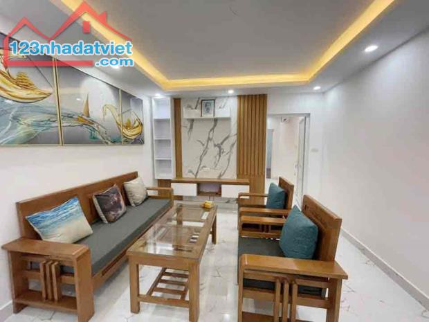 Bán nhà Thuỵ Khuê, Tây Hồ, gần ôtô, 60mx4t, 10.8 tỷ, 0985696268