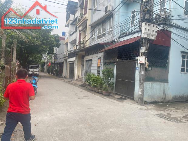 Bán nhà 3 tầng 2 mặt thoáng đường ô tô tránh nhau Thạch Bàn Long Biên DT 51.5m2 . Giá 10.8