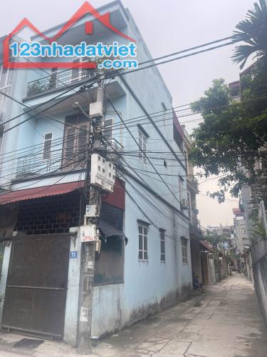 Bán nhà 3 tầng 2 mặt thoáng đường ô tô tránh nhau Thạch Bàn Long Biên DT 51.5m2 . Giá 10.8 - 1