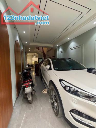 Nhà đẹp nội thất xịn ô tô vào nhà ngõ Phố Lý Sơn Thượng Thanh DT 48m2 . Giá 12.5 tỷ