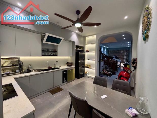 Nhà đẹp nội thất xịn ô tô vào nhà ngõ Phố Lý Sơn Thượng Thanh DT 48m2 . Giá 12.5 tỷ - 1