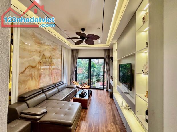 Nhà đẹp nội thất xịn ô tô vào nhà ngõ Phố Lý Sơn Thượng Thanh DT 48m2 . Giá 12.5 tỷ - 3