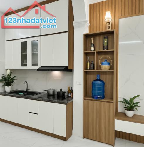 Nhà gần hồ Đền Lừ, ở luôn, ngõ thông, SĐCC giá chỉ hơn 5 tỷ - rẻ nhất khu vực - 1