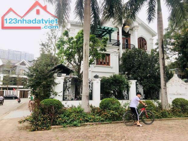 BÁN BIỆT THỰ KĐT - MỸ ĐÌNH - HÀ NỘI - 200M2 - SỔ ĐỎ