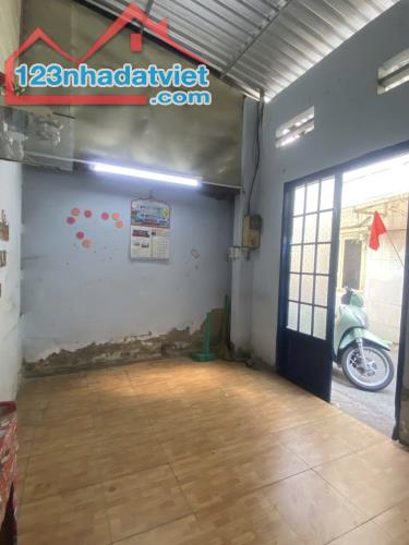 BÁN NHÀ GIÁ RẺ CẤP 4 BẾN VÂN ĐỒN Q4- NGANG 4.7m x 9m CHỈ 3.8 TỶ TL - 2