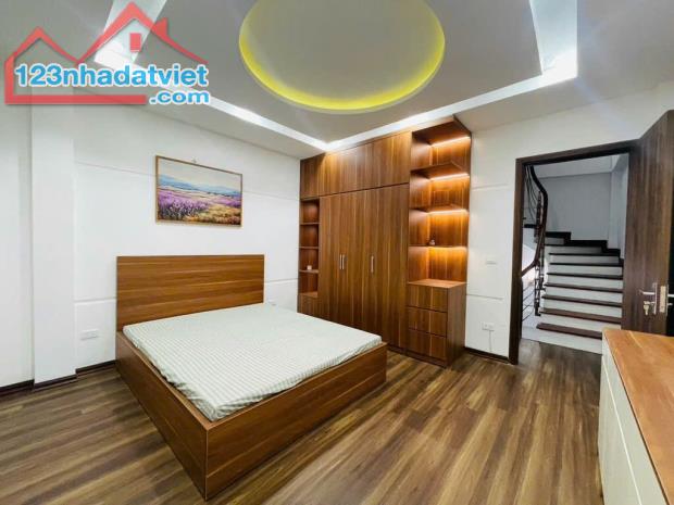 Đội Cấn 35m2 x mặt tiền rộng 4.2M - Cách ô tô đỗ 40M - Ngõ thoáng sáng. - 2