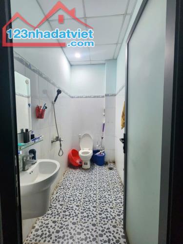 NHÀ RỘNG RẺ - HXH 1 TRỤC GẦN MẶT TIỀN - GÒ VẤP - 84m2 - GIÁ  5.5 tỷ (thương lượng) - 5