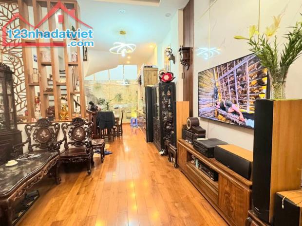 PHÂN LÔ QUÂN ĐỘI - BA ĐÌNH - Ô TÔ - NỘI THẤT GỖ SỊN - 66M - 4 TẦNG - GIÁ TỐT-