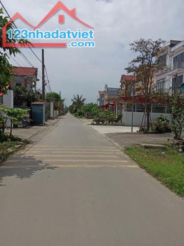 Bán đất Thuận Thành, Bắc Ninh. 85m2 * mt 6m * 2,2 tỷ. Lô Góc, Ô tô Tránh.