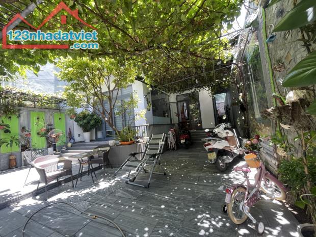 ⸻  HẠ CHÀO 2 TỶ – BIỆT THỰ SÂN VƯỜN TRUNG TÂM GẦN BIỂN GẦN SÂN BAY – - 2