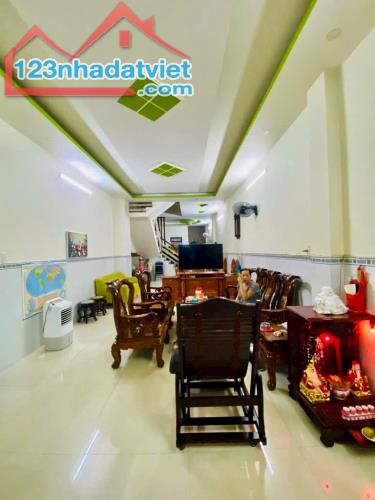 NHÀ ĐẸP 3 TẦNG-4.2Mx24M-20M RA MẶT TIỀN NGAY CHỢ PHẠM VĂN BẠCH - 1