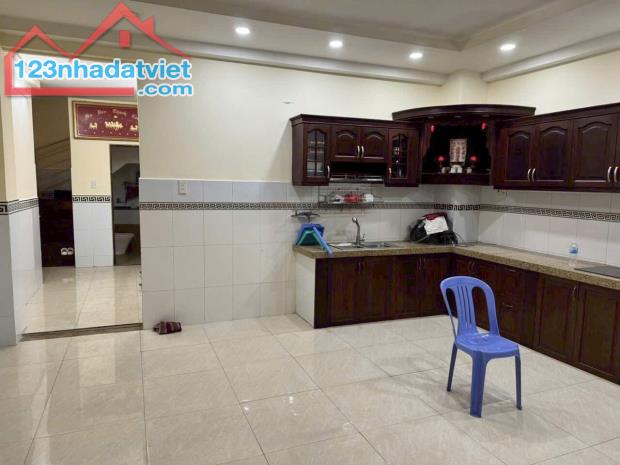 Bán nhà mặt phố Tân Hòa Đông, Q.6, 10 tỷ, sổ hồng - 2