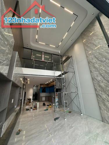 💜💜TUYỆT PHẨM NHÀ PHỐ NGUYỄN VĂN CỪ 101M2X7T MT 5M CHÀO 26.8 TỶ - GARA Ô TÔ 2-3 CHIẾC - F - 1