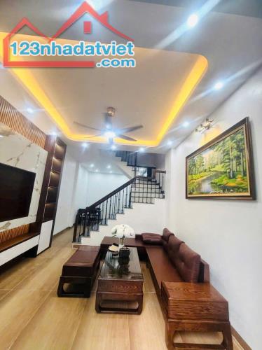 Bán nhà 3 tầng các phòng đều có cửa sổ rất thông thoáng ngõ phố nguyễn thị duệ, tphd - 1