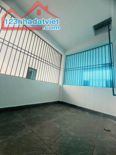 Bán nhà 3 tầng các phòng đều có cửa sổ rất thông thoáng ngõ phố nguyễn thị duệ, tphd - 3