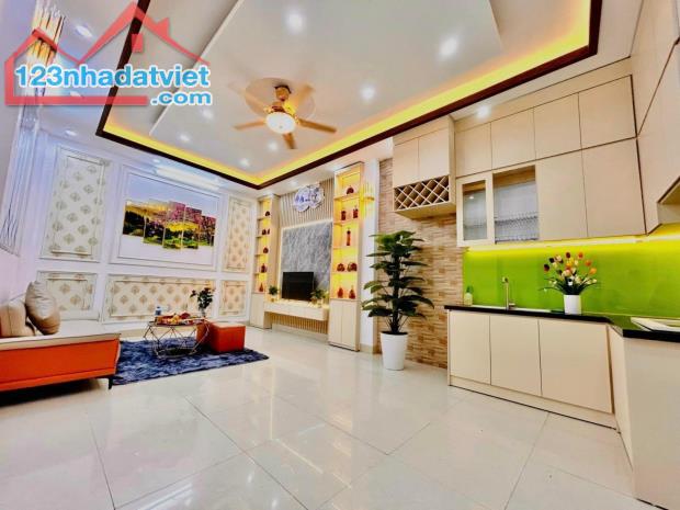 NHÀ ĐẸP DÂN XÂY HỒ BA MẪU 50M2, 5 TẦNG, MT RỘNG 4.3M, NGÕ TRƯỚC NHÀ RỘNG RÃI, NHỈNH 9 TỶ