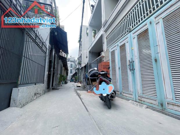 KHU NHÀ ĐỒNG BỘ ĐẸP, RẺ - DÂN TRÍ CAO - 48M2 - HẺM 4M - GÒ VẤP - GIÁ 4.3 tỷ