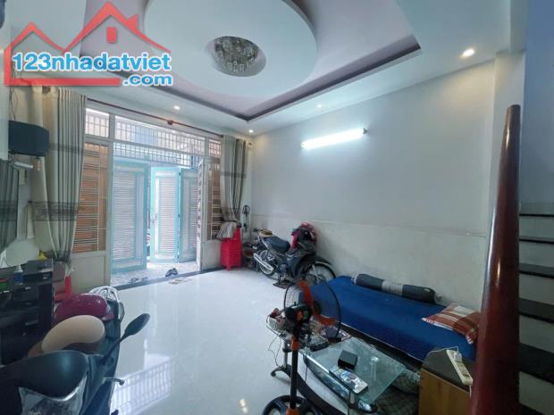 KHU NHÀ ĐỒNG BỘ ĐẸP, RẺ - DÂN TRÍ CAO - 48M2 - HẺM 4M - GÒ VẤP - GIÁ 4.3 tỷ - 3
