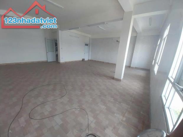 MẶT BẰNG 598m2 ngay bến xe trung tâm ĐÀ NẴNG, 3.5 tầng, ngang 9m, ĐƯỜNG 10M5 CHỈ