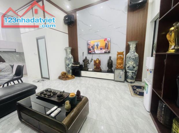 Siêu Hot! Bán Nhà Ngõ 116 Nguyễn Xiển, 59m², Mặt Tiền Đẹp - 2