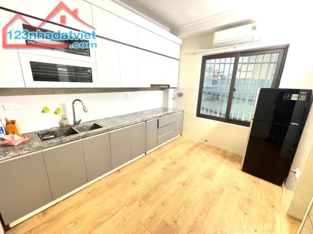 NHÀ ĐẸP LẠC LONG QUÂN – 6 TẦNG – THANG MÁY  – CÁCH Ô TÔ TRÁNH CHỈ 1 NHÀ - 2
