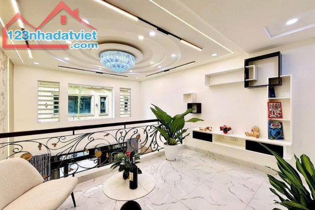 Bán nhà hẻm xe hơi, Phạm Văn Chiêu, Gò Vấp, 56 m² (4m x 14m) - Giá 8.6 tỷ TL - 4