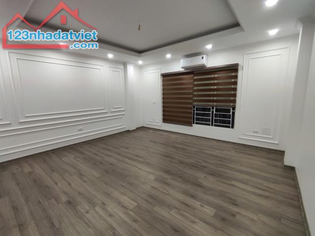 Cho thuê nhà 6 tầng,nhà mới,có thang máy, diện tích 42m2,ngõ cách mặt đường Kim Giang 20m - 1