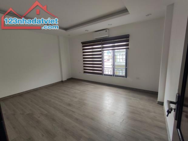 Cho thuê nhà 6 tầng,nhà mới,có thang máy, diện tích 42m2,ngõ cách mặt đường Kim Giang 20m - 3