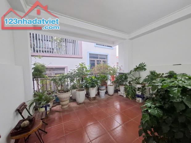 Bán nhà Tây Hồ, 50m, 4 tầng, mt 4.5m, giá 10.5 tỷ ngõ thông ô tô tránh, dân xây đẹp - 3