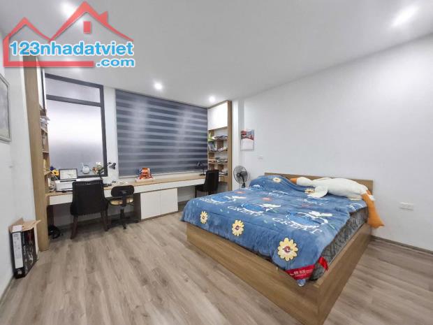 Bán nhà Tây Hồ, 50m, 4 tầng, mt 4.5m, giá 10.5 tỷ ngõ thông ô tô tránh, dân xây đẹp - 5