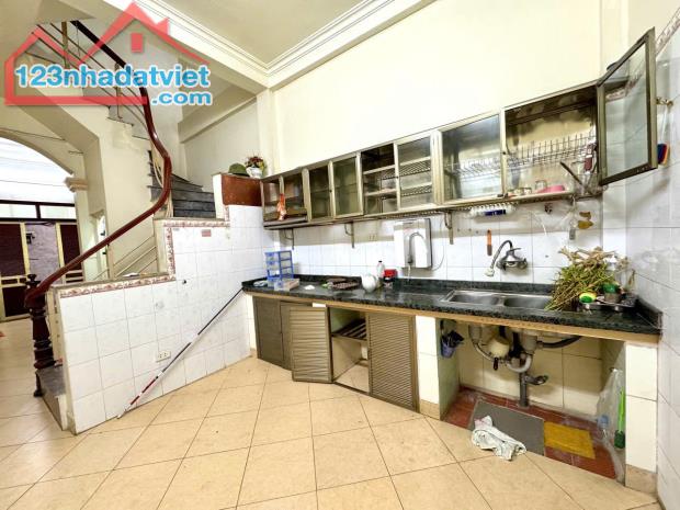 Cần bán luôn và ngay nhà ngõ Hòa Bình 7, Hai Bà Trưng 42m x 4T giá 7.8 tỷ, căn góc, tự xây - 1