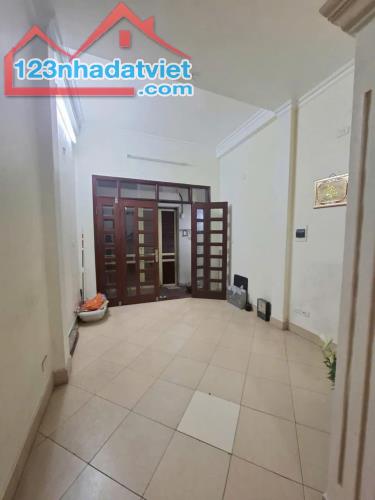 Cần bán luôn và ngay nhà ngõ Hòa Bình 7, Hai Bà Trưng 42m x 4T giá 7.8 tỷ, căn góc, tự xây - 2