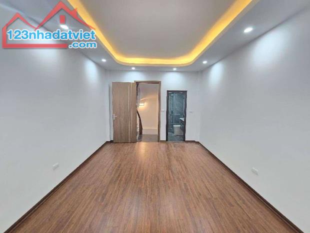 LÔ GÓC - TRẦN KHÁNH DƯ - NGÕ XE 3 GÁC - 42m2 - 6,35 TỶ - FULL NỘI THẤT - 3