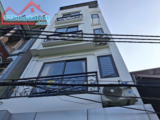 Bán nhà Đa Sỹ-Hà Trì mặt ngõ ô tô ,vào nhà KD nhỏ 30/33m2 ,giá 7,5 tỷ có thương lượng .