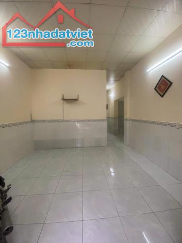 Cho thuê nhà 100m2 có 2pn đường số 9, Linh Tây - Giá 8tr/tháng, hẻm xe Hơi - 3